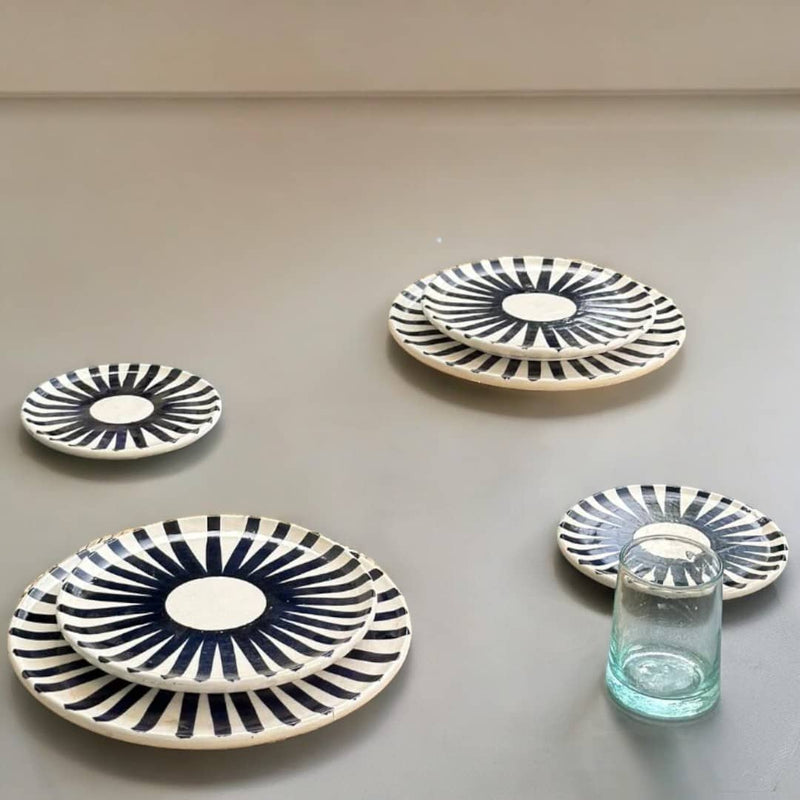 Blue Sun Plate Set - Vibrant Dinnerware for Summer Dining