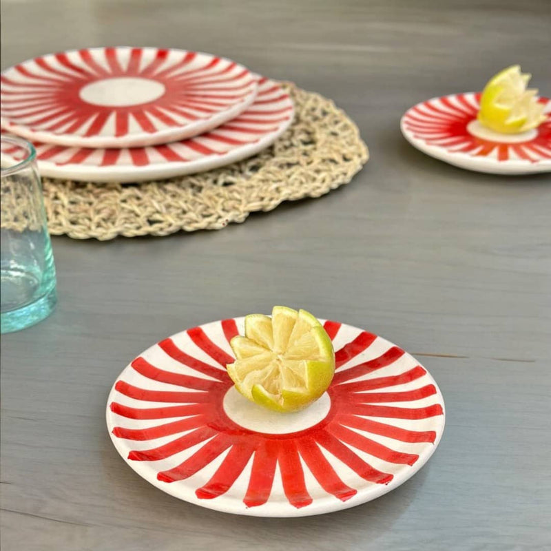 Red Sun Plate Set - Vibrant Dinnerware for Summer Dining