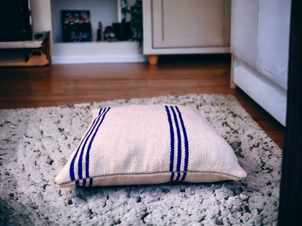 Artisan-Crafted Moroccan Handwoven Kilim Pillow and Berber Style Cushion, Perfect for Boho-Inspired Cozy Home Decor with Moroccan Handmade Wool Touch.